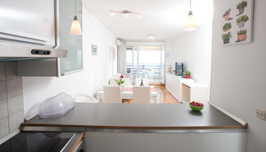 Luxury Beach Front Apt With Seaside View And Free Parking Split Buitenkant foto