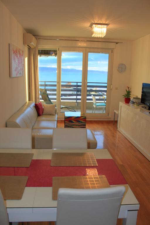 Luxury Beach Front Apt With Seaside View And Free Parking Split Buitenkant foto